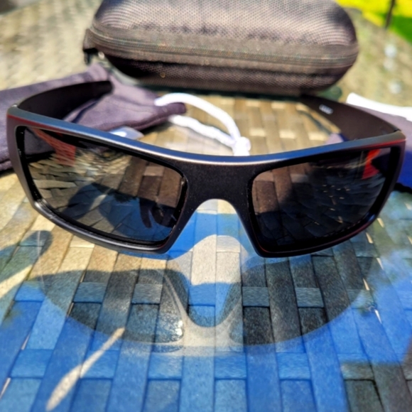 Oakley Other - Oakley Gascan American Flag 0 Sunglasses